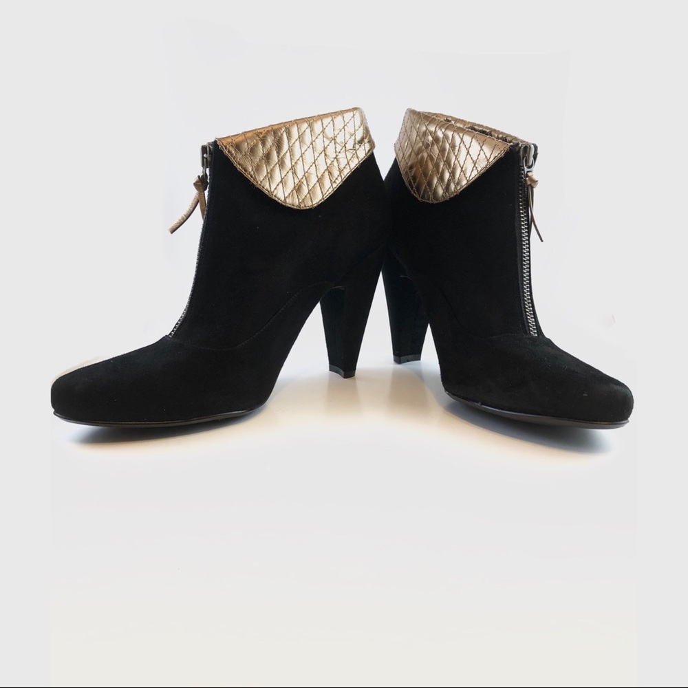 NWOT Linea Paolo Suede Zip Up Ankle Bootie